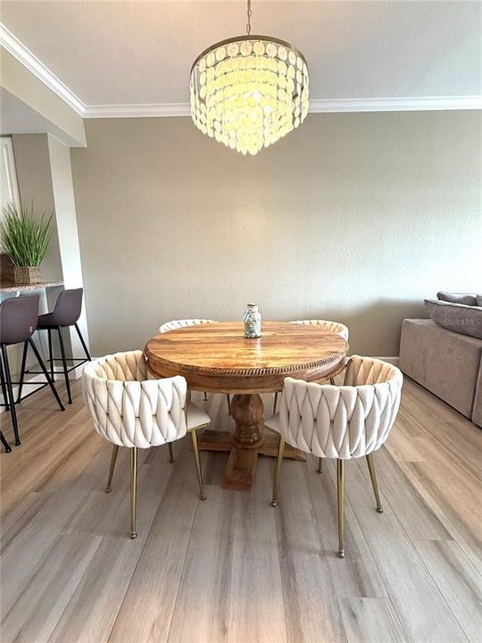 En Venta: $700,000 (2 camas, 2 baños, 1350 Pies cuadrados)