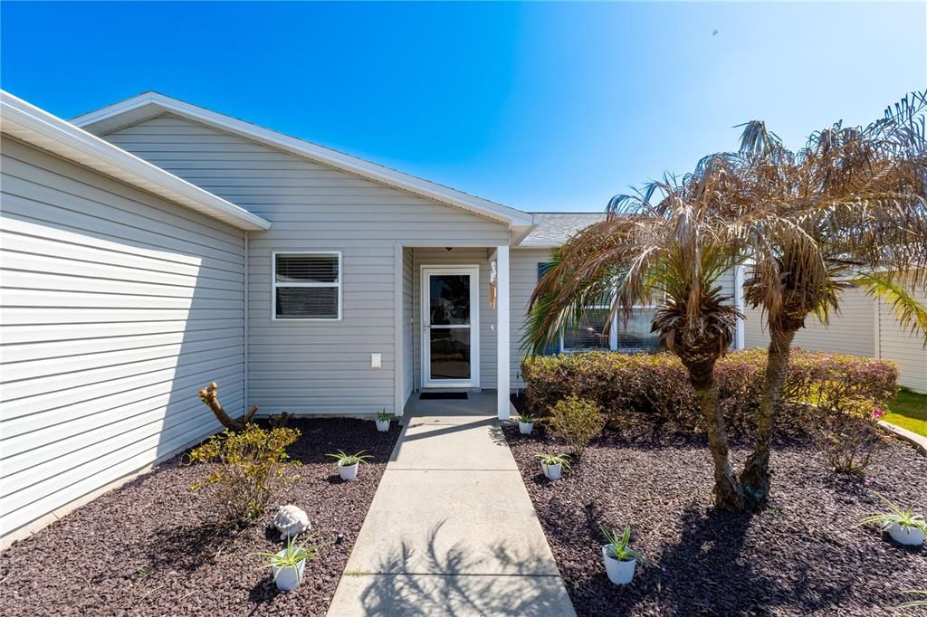 Active With Contract: $310,000 (3 beds, 2 baths, 1237 Square Feet)
