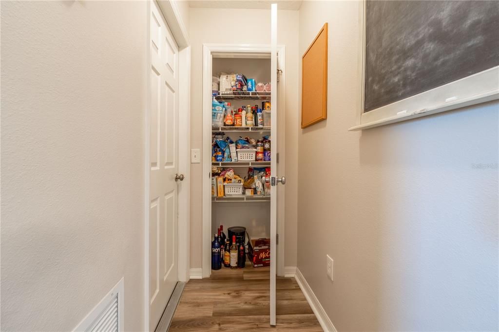 Active With Contract: $310,000 (3 beds, 2 baths, 1237 Square Feet)