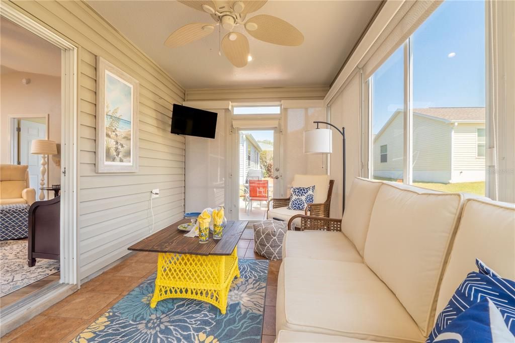 Active With Contract: $310,000 (3 beds, 2 baths, 1237 Square Feet)