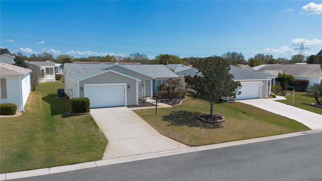 Active With Contract: $310,000 (3 beds, 2 baths, 1237 Square Feet)