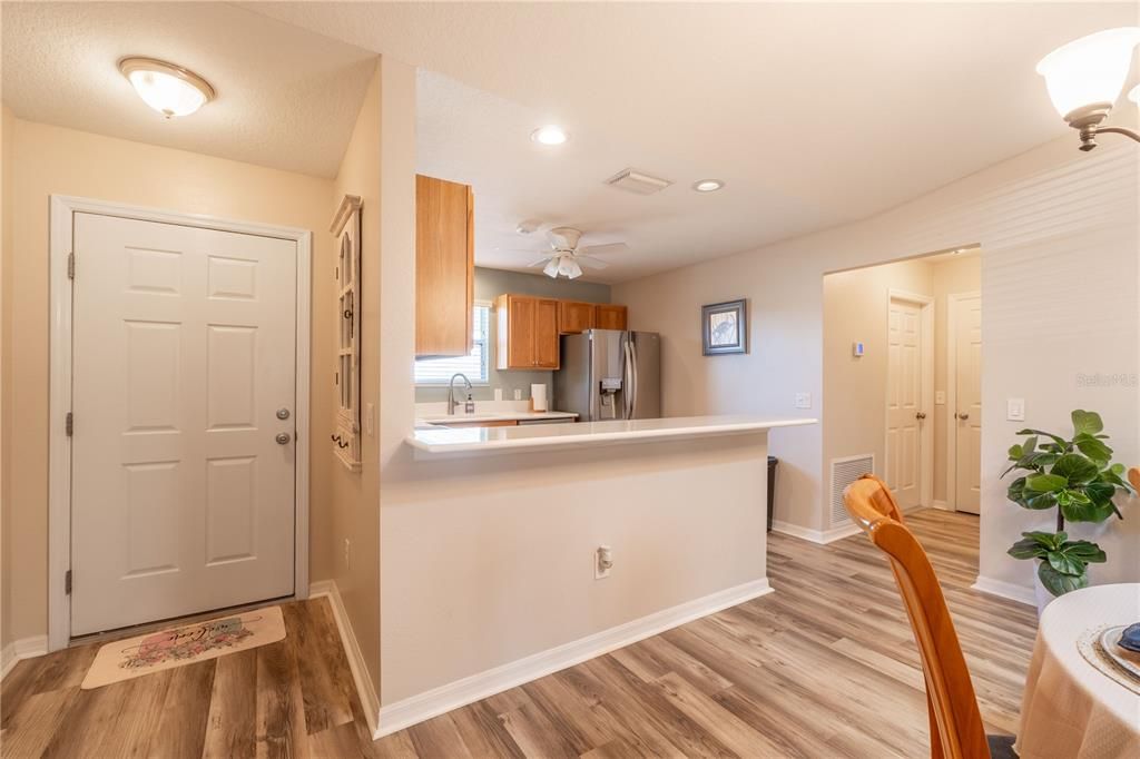 Active With Contract: $310,000 (3 beds, 2 baths, 1237 Square Feet)