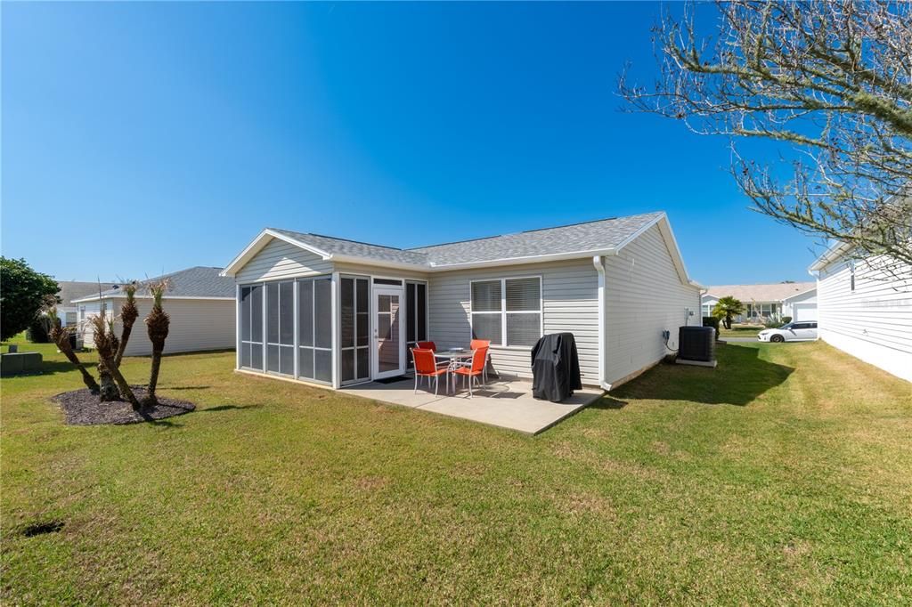 Active With Contract: $310,000 (3 beds, 2 baths, 1237 Square Feet)