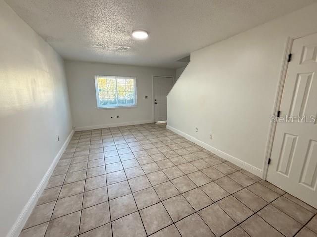 For Rent: $1,595 (2 beds, 1 baths, 900 Square Feet)