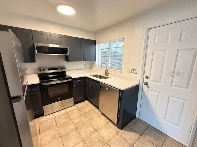 For Rent: $1,595 (2 beds, 1 baths, 900 Square Feet)