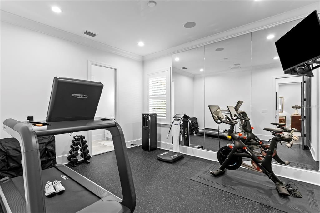 Activo con contrato: $4,495,000 (5 camas, 5 baños, 6050 Pies cuadrados)