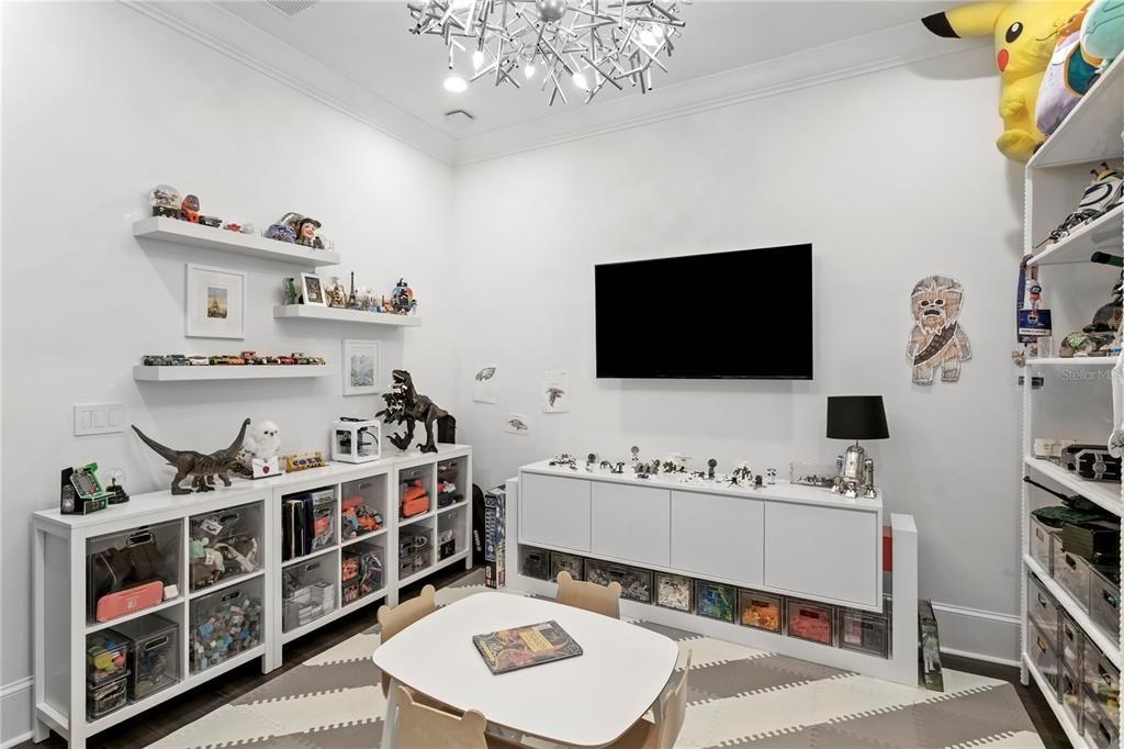 Activo con contrato: $4,495,000 (5 camas, 5 baños, 6050 Pies cuadrados)