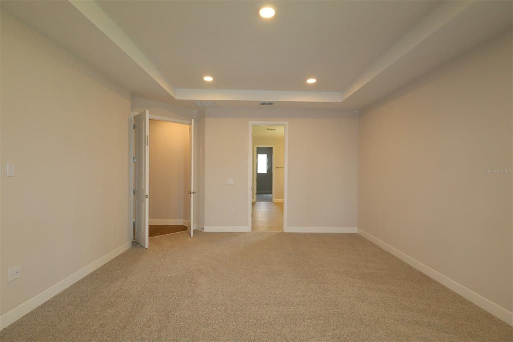For Sale: $1,099,990 (5 beds, 4 baths, 4076 Square Feet)