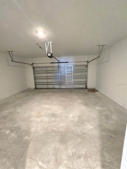 Active With Contract: $2,250 (3 beds, 2 baths, 1782 Square Feet)