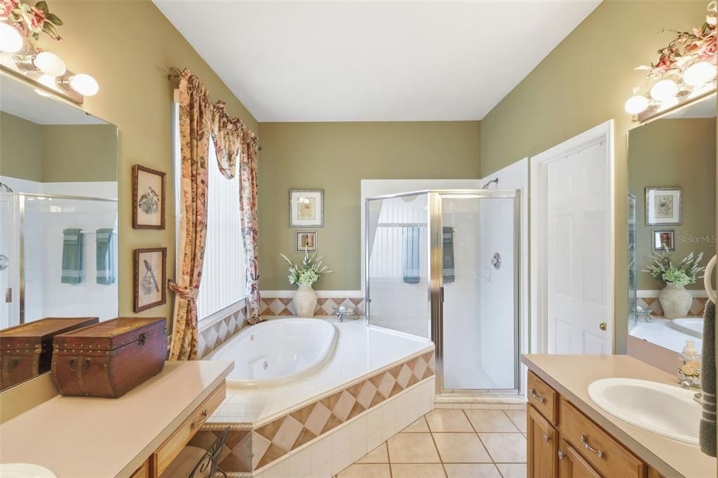 Active With Contract: $495,000 (4 beds, 3 baths, 2553 Square Feet)