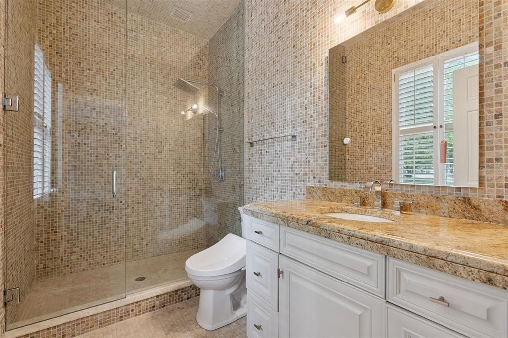 En Venta: $3,299,999 (5 camas, 4 baños, 4417 Pies cuadrados)