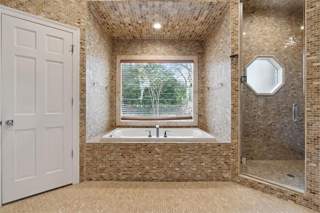 En Venta: $3,299,999 (5 camas, 4 baños, 4417 Pies cuadrados)