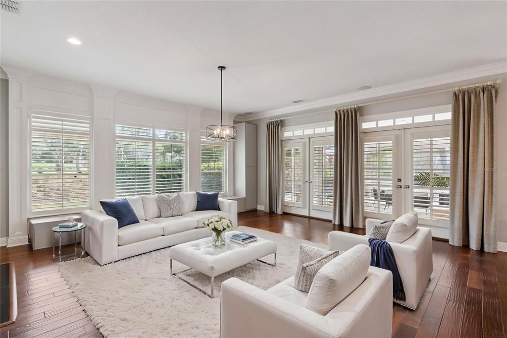 En Venta: $3,299,999 (5 camas, 4 baños, 4417 Pies cuadrados)