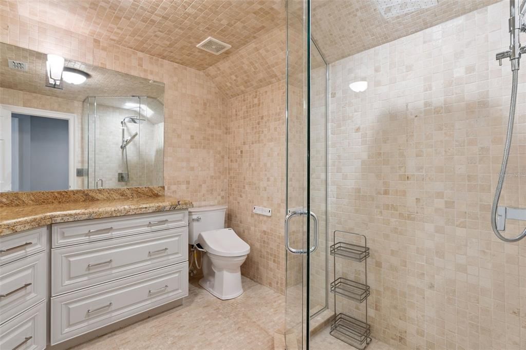 En Venta: $3,299,999 (5 camas, 4 baños, 4417 Pies cuadrados)