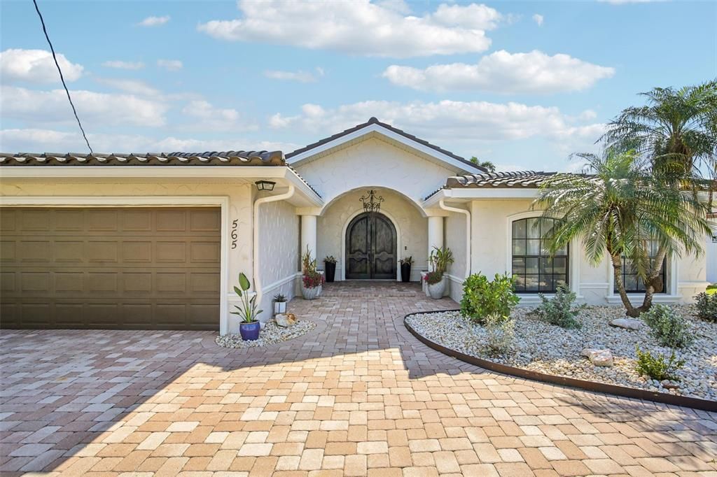 For Sale: $1,299,000 (3 beds, 2 baths, 2253 Square Feet)