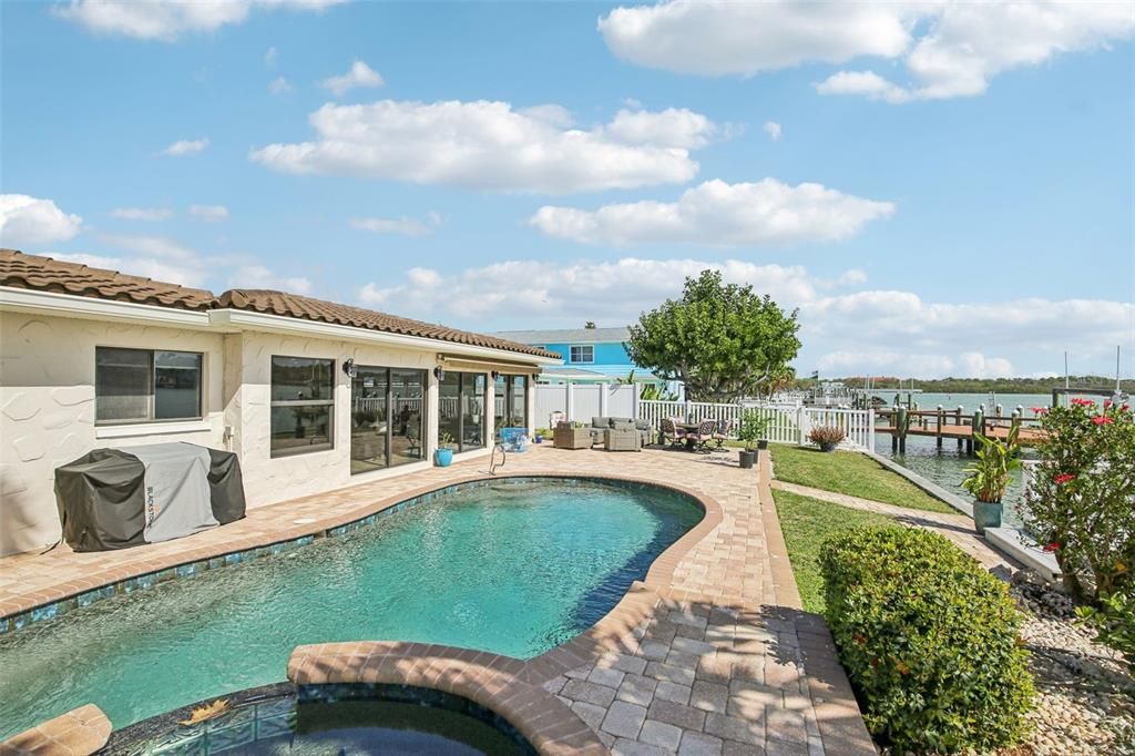For Sale: $1,299,000 (3 beds, 2 baths, 2253 Square Feet)