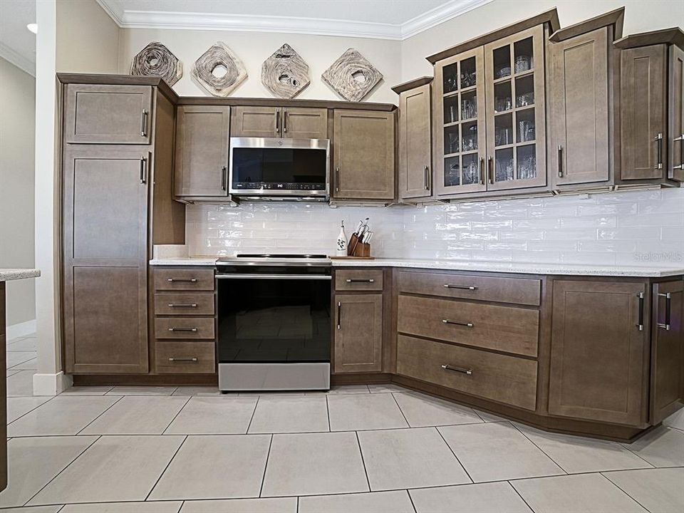 Active With Contract: $789,900 (3 beds, 2 baths, 1929 Square Feet)