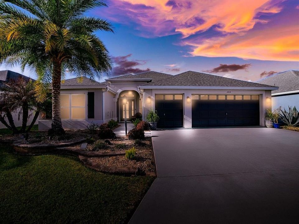 Active With Contract: $789,900 (3 beds, 2 baths, 1929 Square Feet)