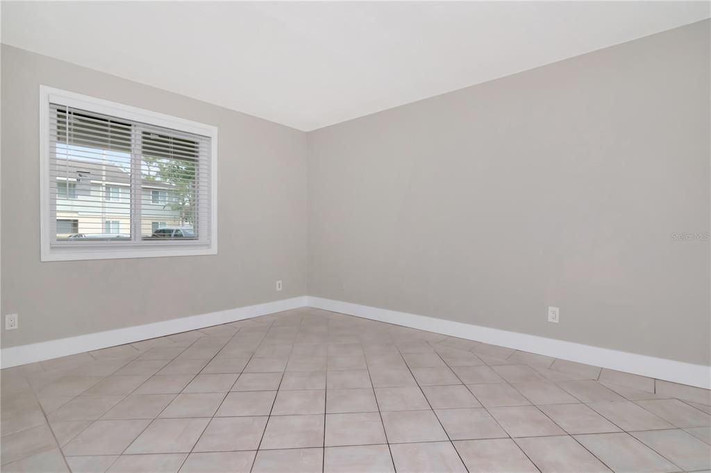 For Sale: $143,900 (2 beds, 2 baths, 918 Square Feet)