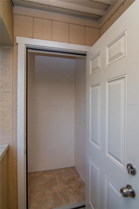 For Sale: $143,900 (2 beds, 2 baths, 918 Square Feet)