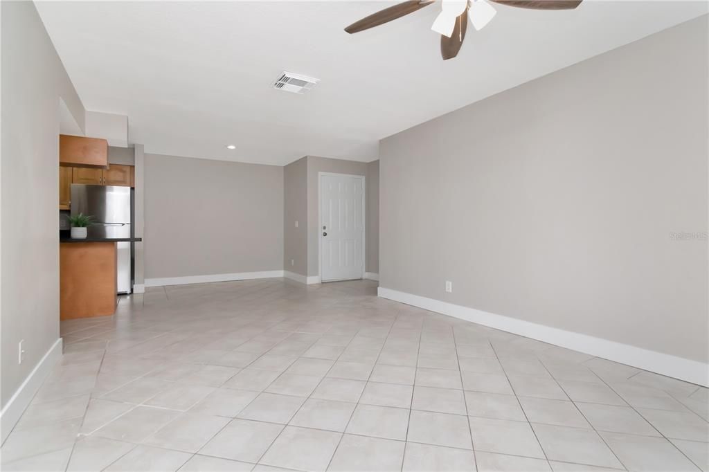 For Sale: $143,900 (2 beds, 2 baths, 918 Square Feet)