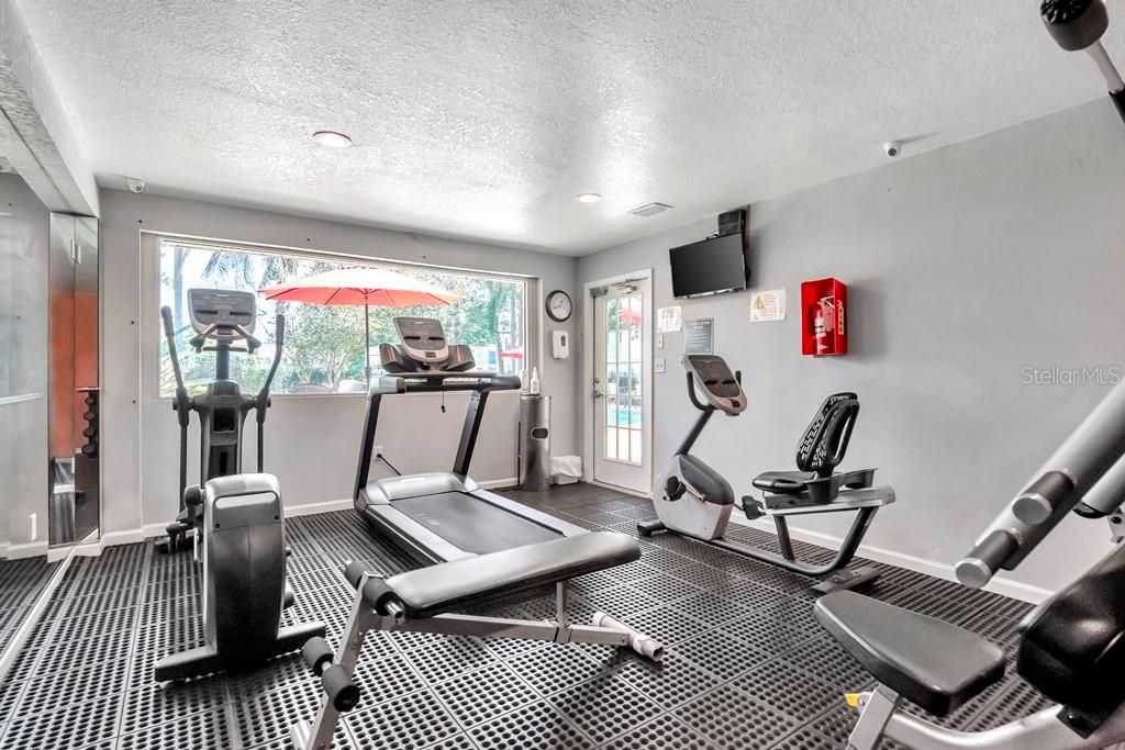 For Sale: $143,900 (2 beds, 2 baths, 918 Square Feet)