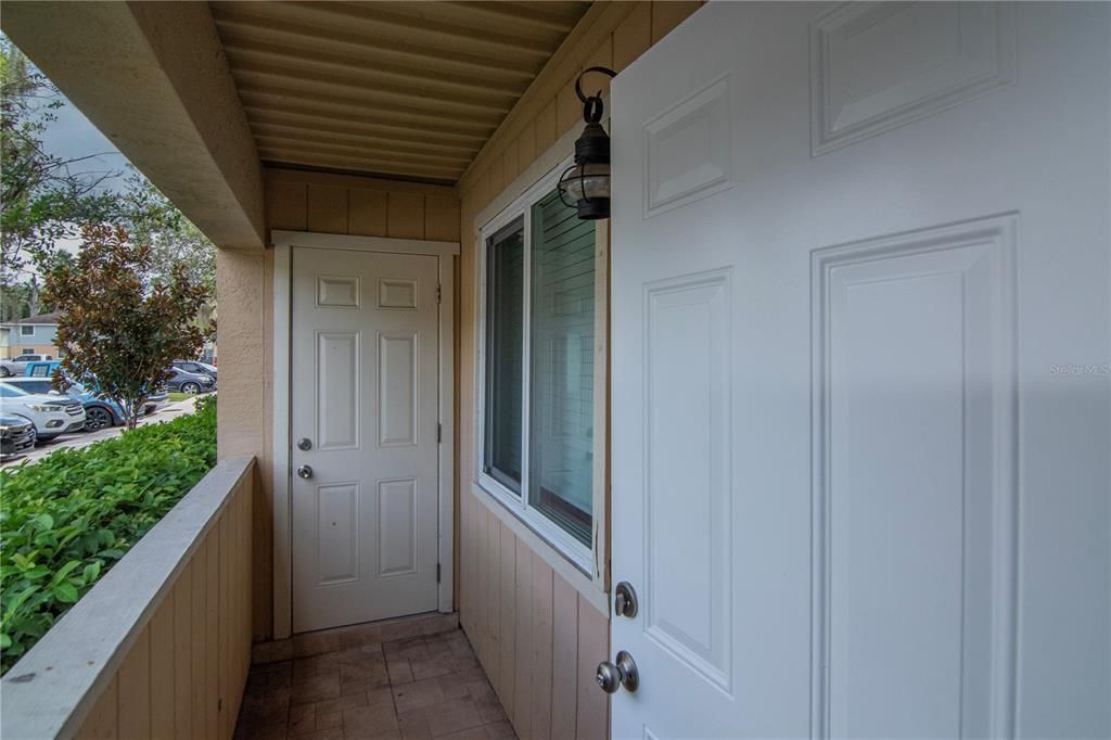 For Sale: $143,900 (2 beds, 2 baths, 918 Square Feet)