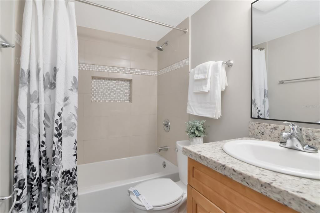 For Sale: $143,900 (2 beds, 2 baths, 918 Square Feet)