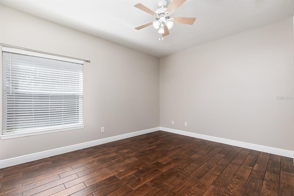 Activo con contrato: $634,900 (4 camas, 3 baños, 2693 Pies cuadrados)