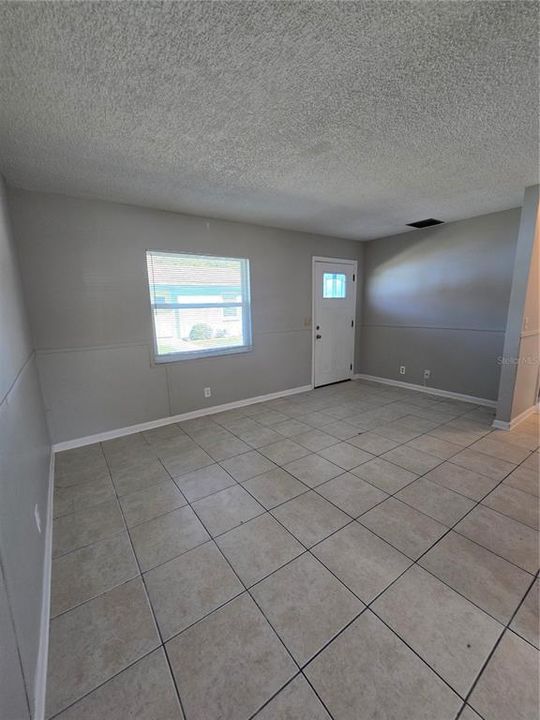 En Renta: $1,200 (2 camas, 1 baños, 800 Pies cuadrados)