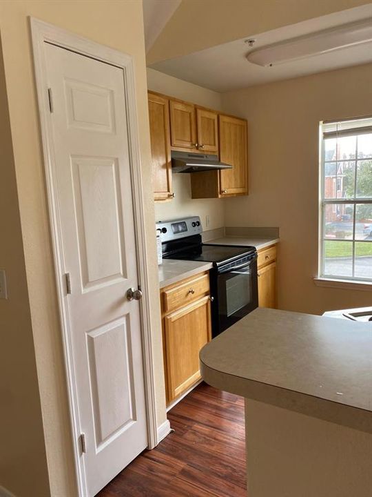 For Rent: $1,500 (1 beds, 1 baths, 996 Square Feet)