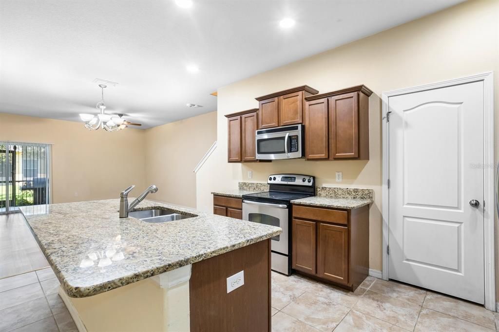 Active With Contract: $2,100 (3 beds, 2 baths, 1760 Square Feet)