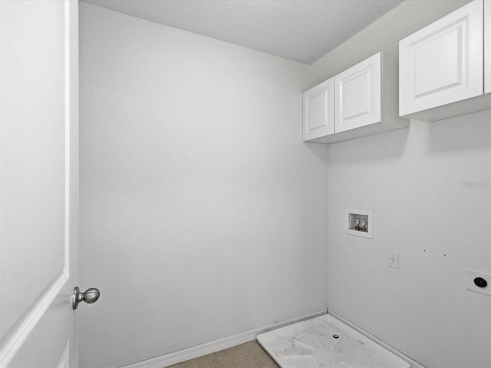 Active With Contract: $400,000 (5 beds, 3 baths, 2674 Square Feet)