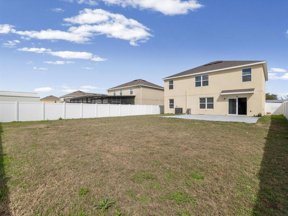 Active With Contract: $400,000 (5 beds, 3 baths, 2674 Square Feet)