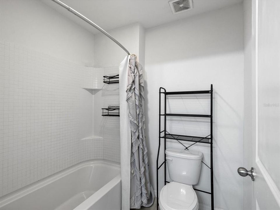 Active With Contract: $400,000 (5 beds, 3 baths, 2674 Square Feet)