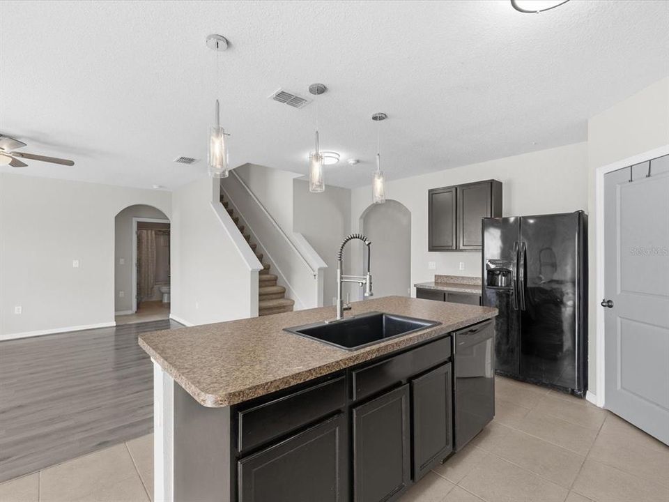 Active With Contract: $400,000 (5 beds, 3 baths, 2674 Square Feet)