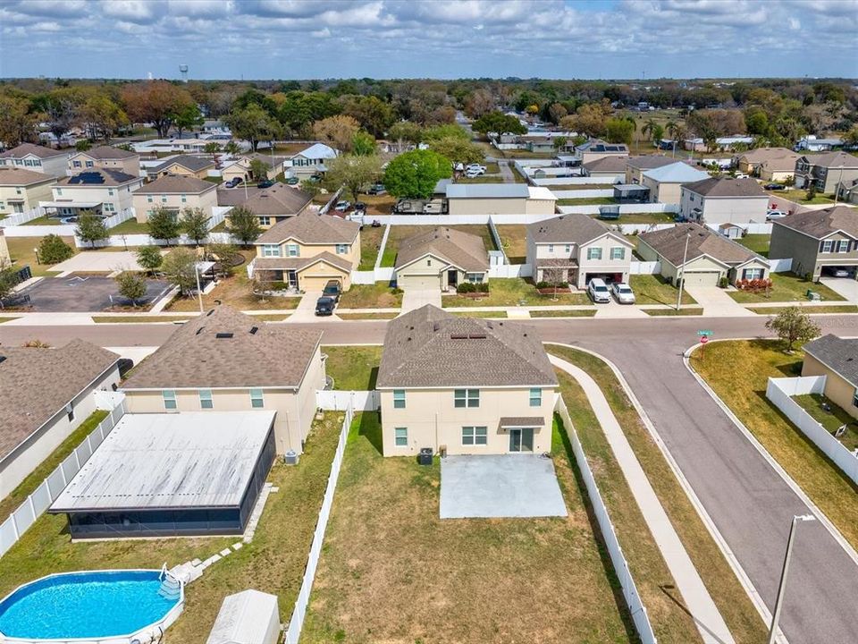 Active With Contract: $400,000 (5 beds, 3 baths, 2674 Square Feet)