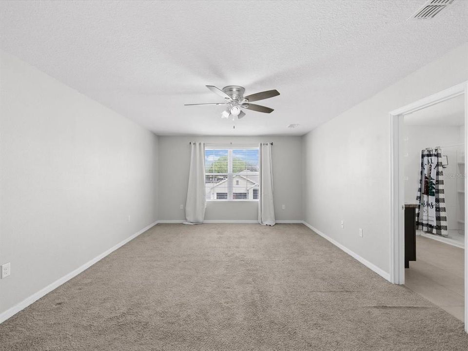 Active With Contract: $400,000 (5 beds, 3 baths, 2674 Square Feet)