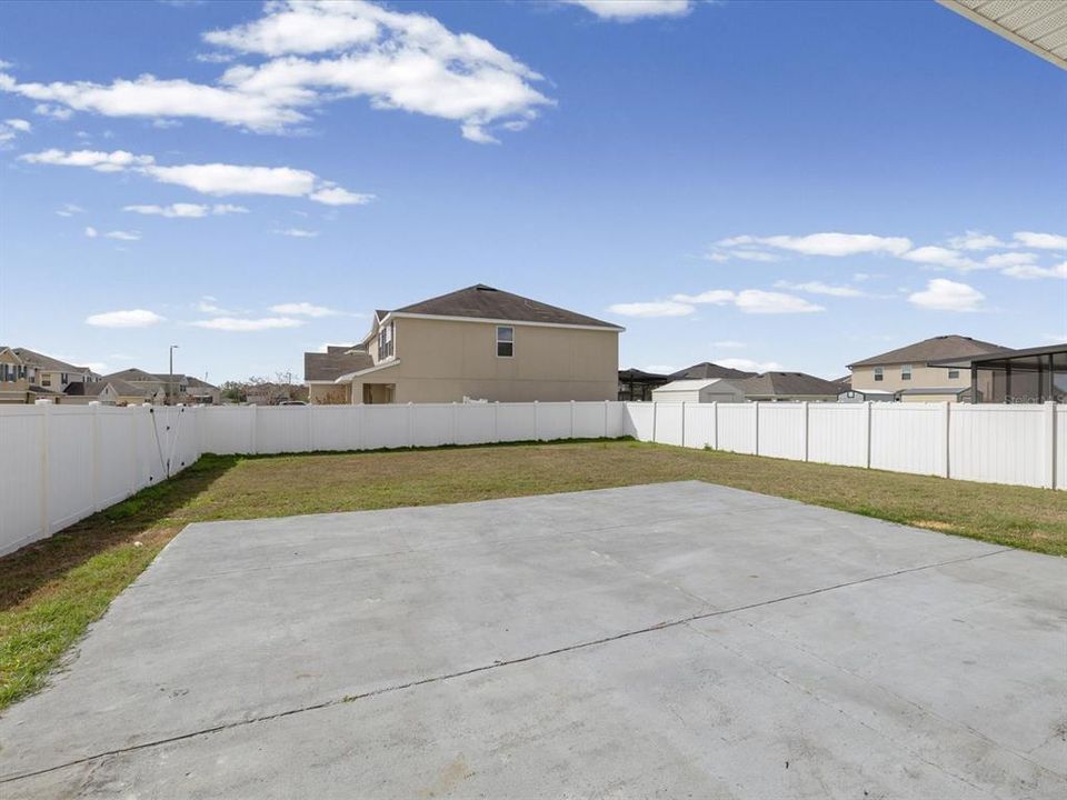 Active With Contract: $400,000 (5 beds, 3 baths, 2674 Square Feet)