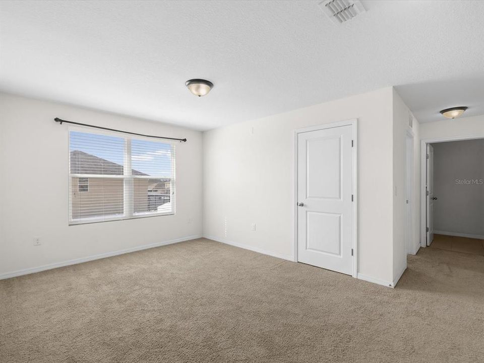 Active With Contract: $400,000 (5 beds, 3 baths, 2674 Square Feet)