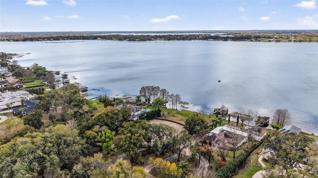 待售: $3,499,000 (2.21 acres)