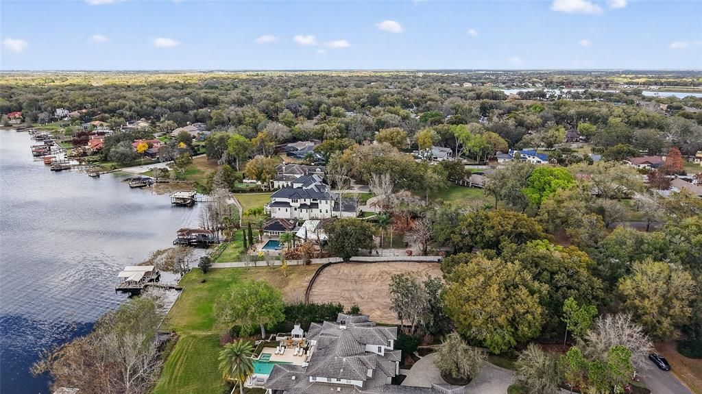 待售: $3,499,000 (2.21 acres)