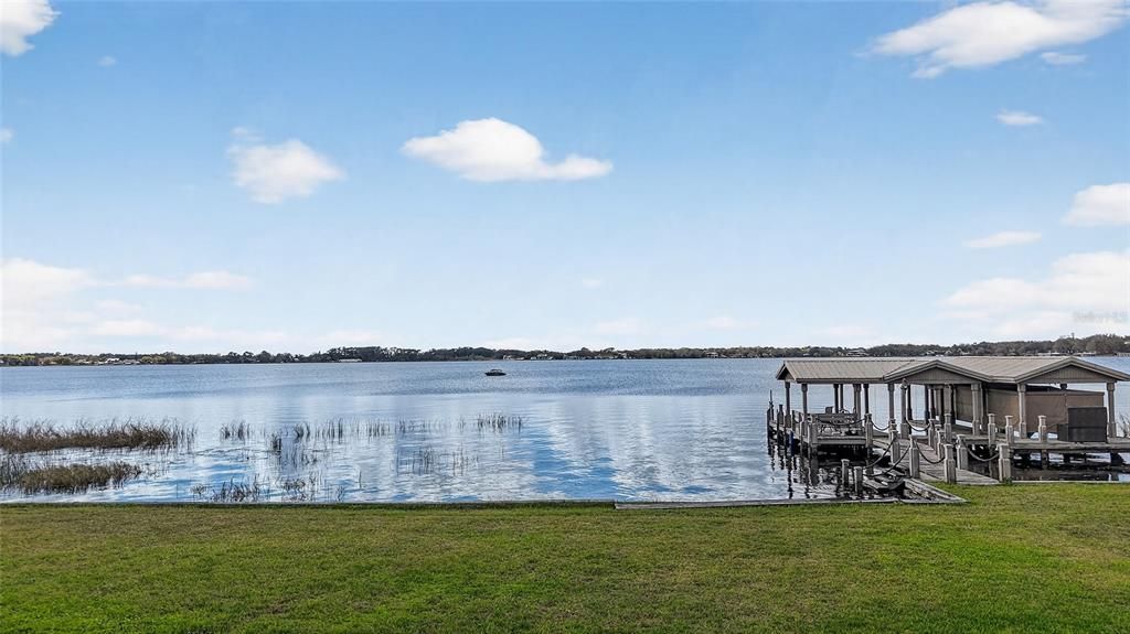 待售: $3,499,000 (2.21 acres)