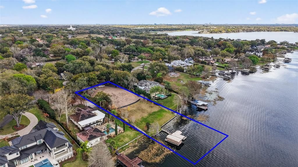 待售: $3,499,000 (2.21 acres)