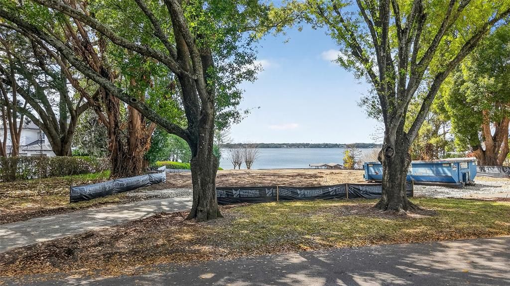 待售: $3,499,000 (2.21 acres)