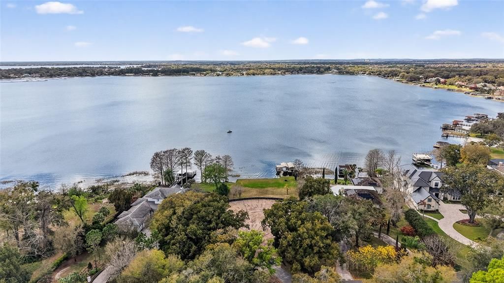 待售: $3,499,000 (2.21 acres)