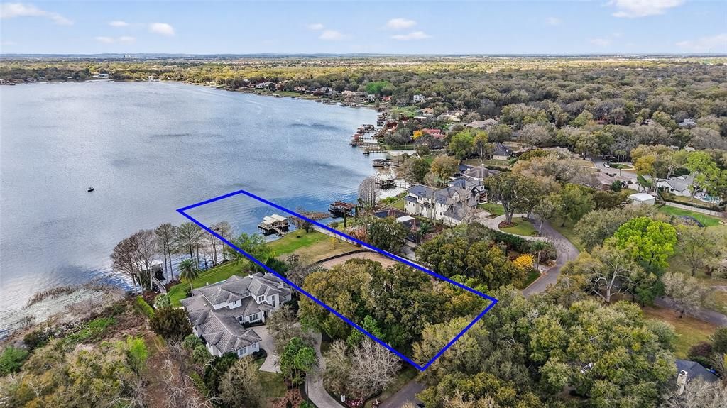 待售: $3,499,000 (2.21 acres)