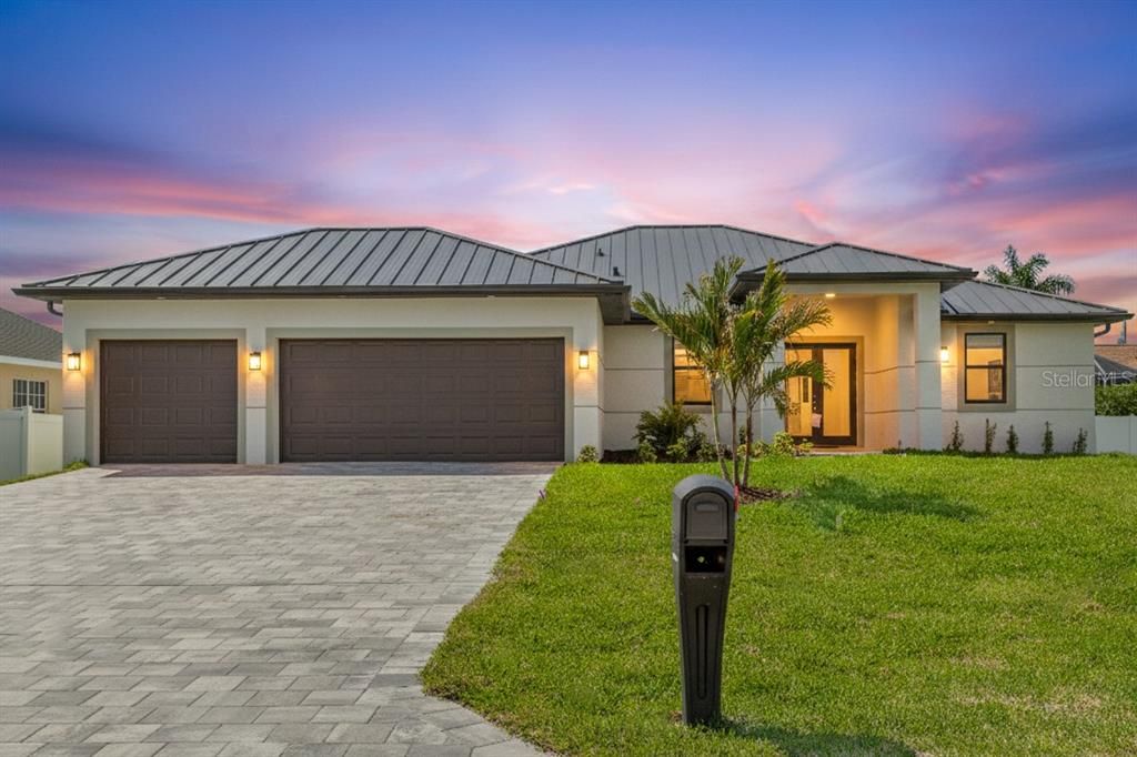 For Sale: $589,000 (4 beds, 3 baths, 2108 Square Feet)