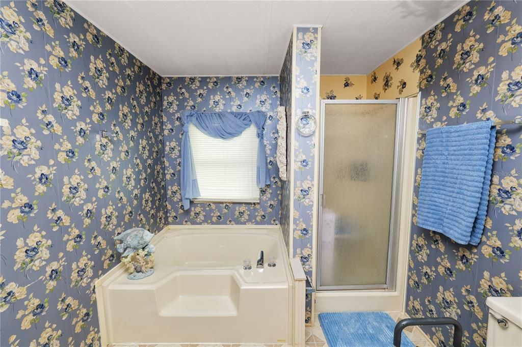 Под контрактом: $79,900 (2 спален, 2 ванн, 1176 Квадратных фут)