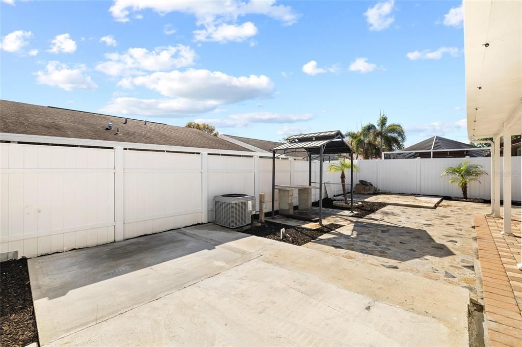 Activo con contrato: $354,900 (3 camas, 2 baños, 1350 Pies cuadrados)